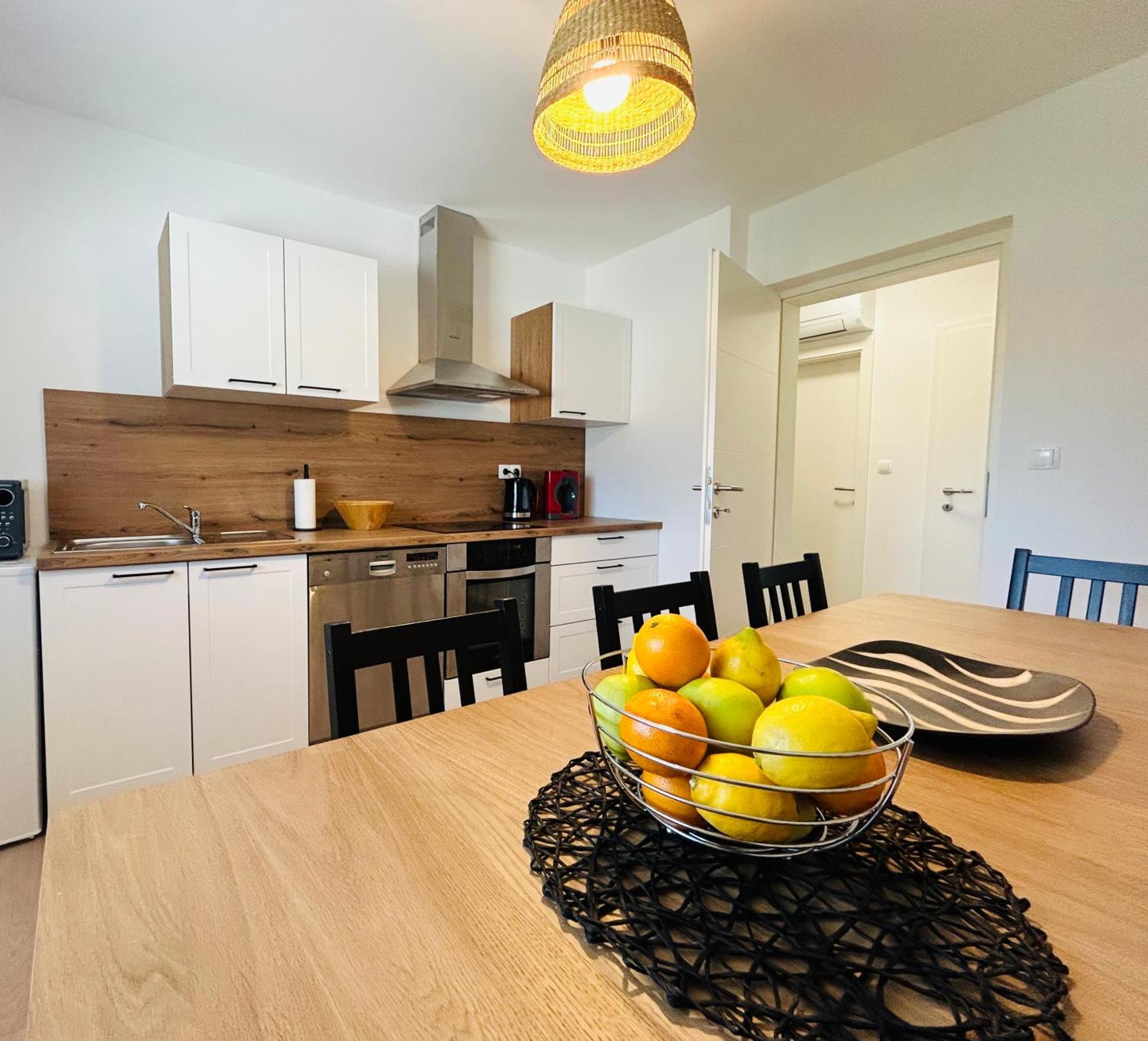 Apartma Jana Zirovnica Exteriör bild